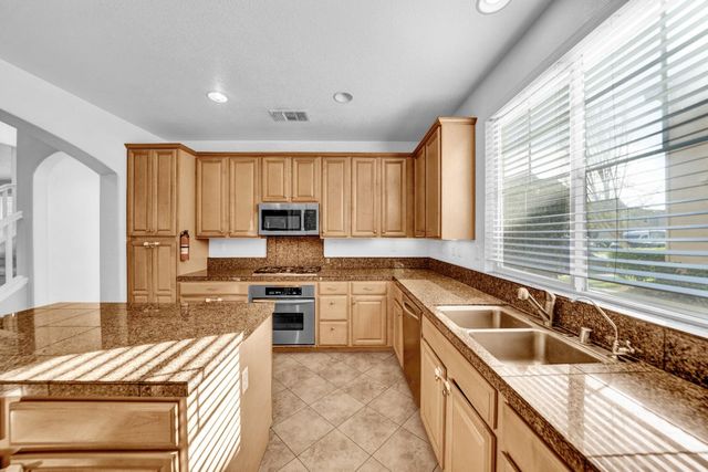 3857 Purple Finch Ln, Modesto, CA 95355