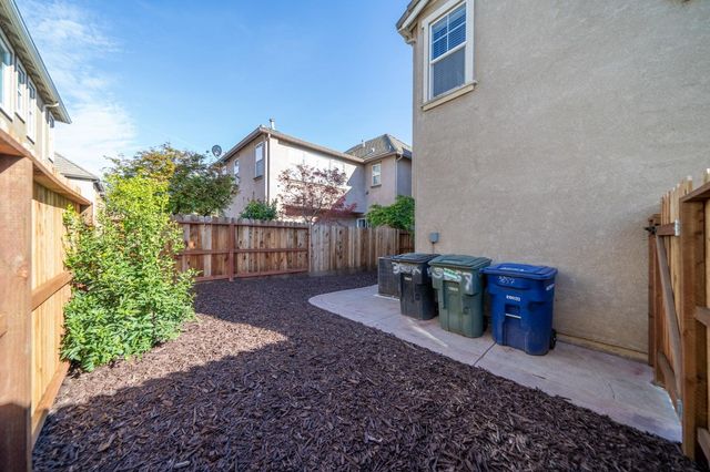 3857 Purple Finch Ln, Modesto, CA 95355