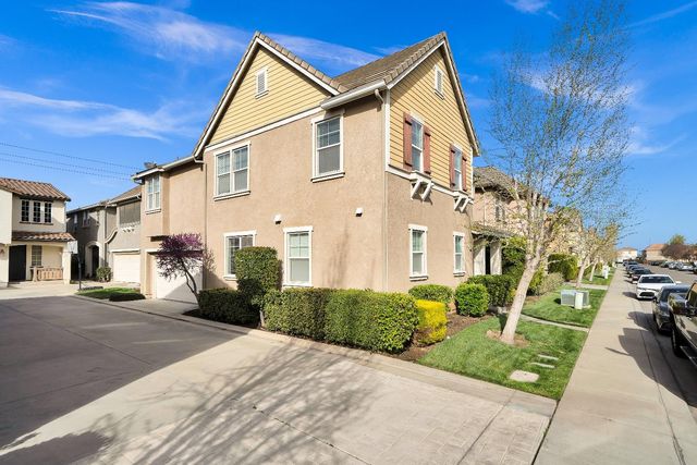 3857 Purple Finch Ln, Modesto, CA 95355