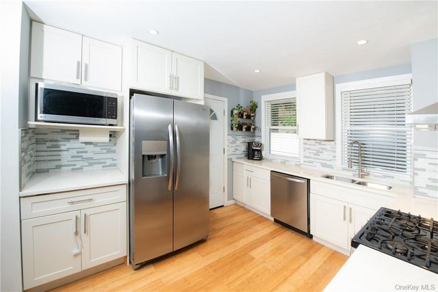 37 S Washington Avenue, Hartsdale, NY 10530