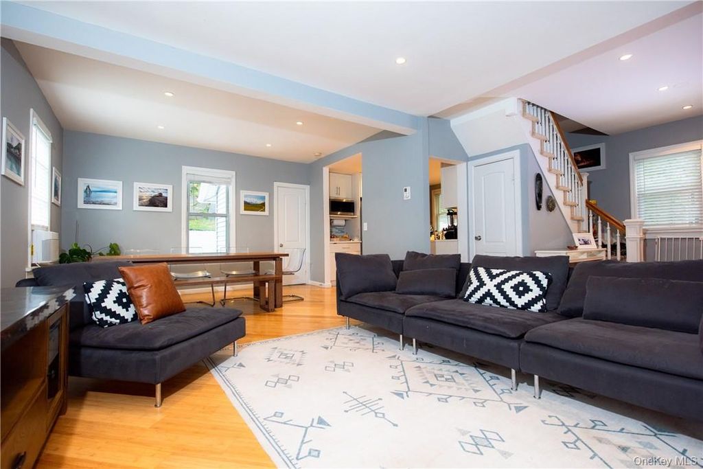 37 S Washington Avenue, Hartsdale, NY 10530