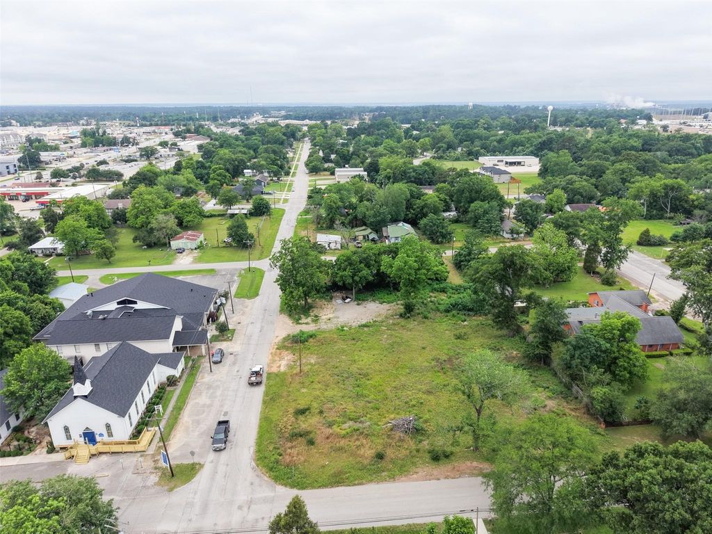 000 N Thomason St Street, Willis, TX 77378