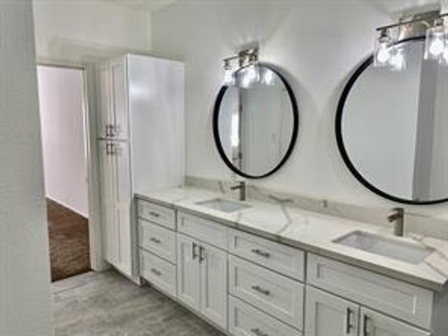 632 Wilcrest Drive 632, Houston, TX 77042