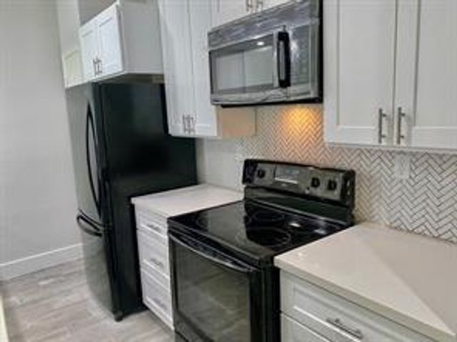 632 Wilcrest Drive 632, Houston, TX 77042