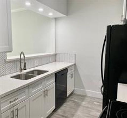 632 Wilcrest Drive 632, Houston, TX 77042