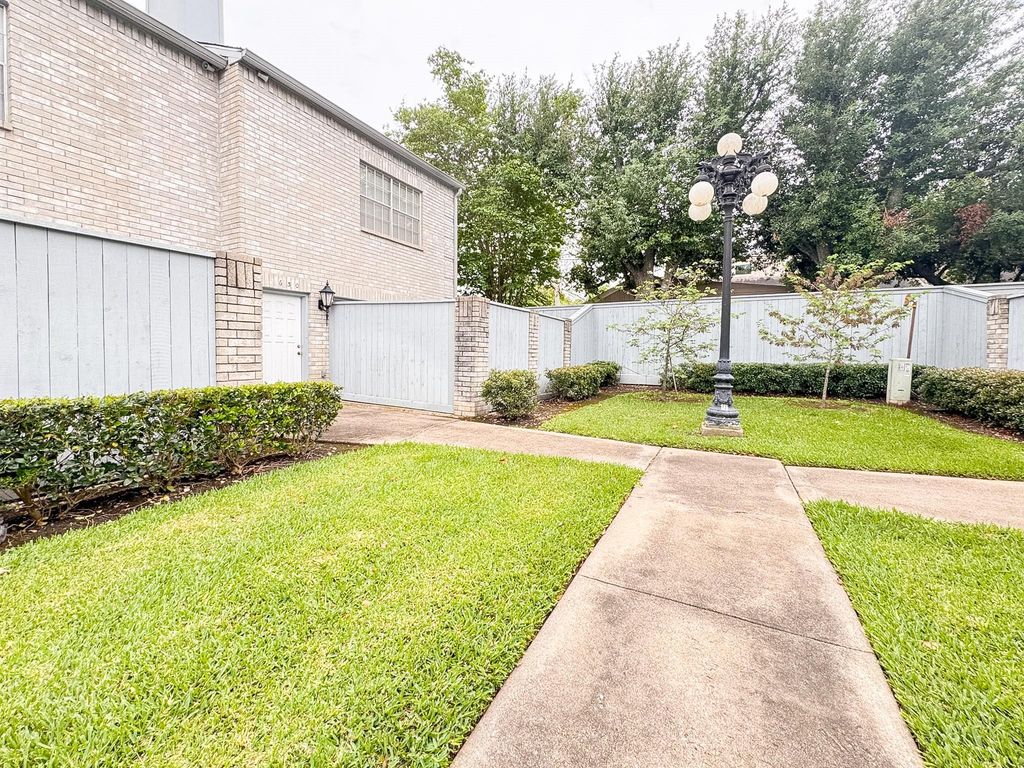 632 Wilcrest Drive 632, Houston, TX 77042