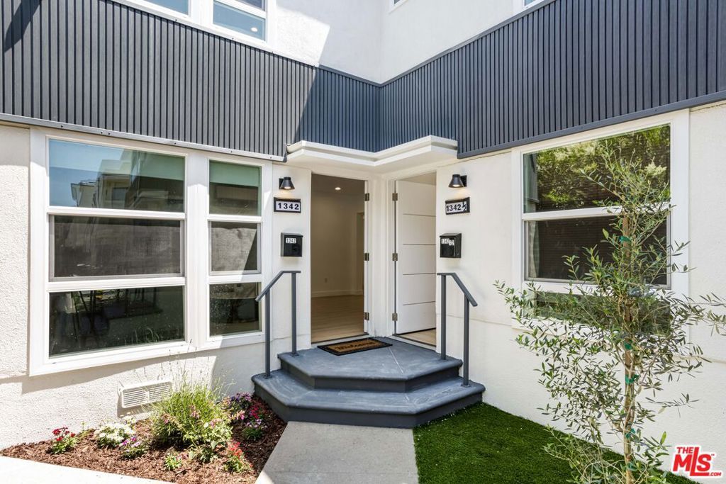 1342 S Ogden Drive, Los Angeles, CA 90019 — photo 2