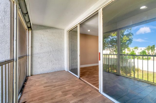 4248 Deste Court 202, Lake Worth, FL 33467