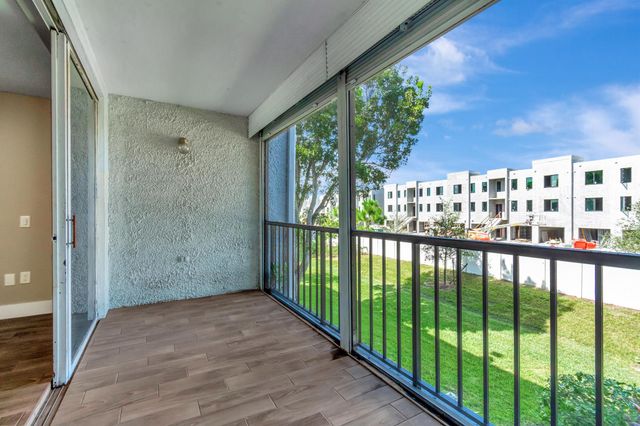 4248 Deste Court 202, Lake Worth, FL 33467