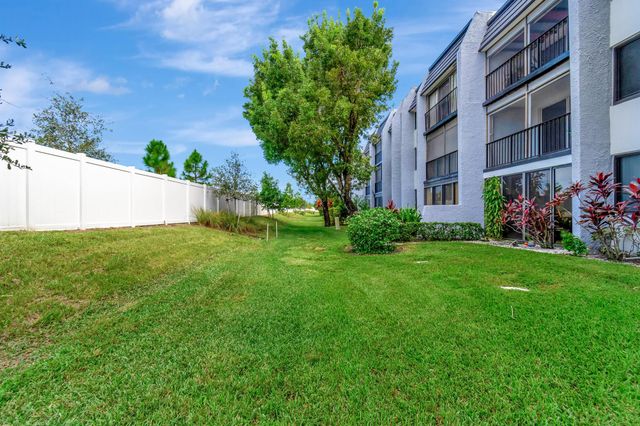 4248 Deste Court 202, Lake Worth, FL 33467