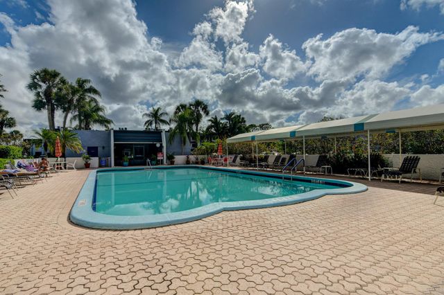 4248 Deste Court 202, Lake Worth, FL 33467