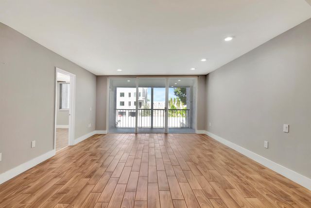 4248 Deste Court 202, Lake Worth, FL 33467