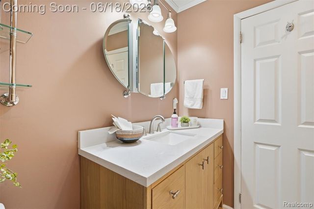 25531 Crystal Spring Court, Farmington, MI 48336