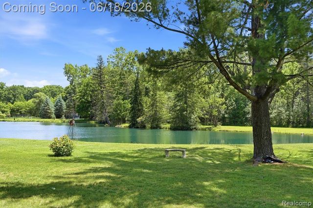 25531 Crystal Spring Court, Farmington, MI 48336