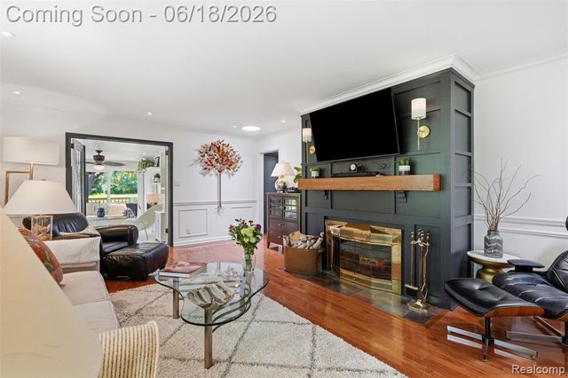 25531 Crystal Spring Court, Farmington, MI 48336