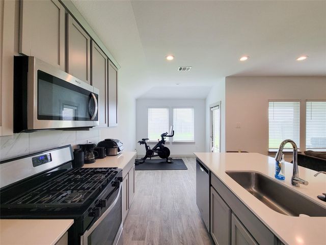 7919 Grey Wolfe Lane, Rosharon, TX 77583