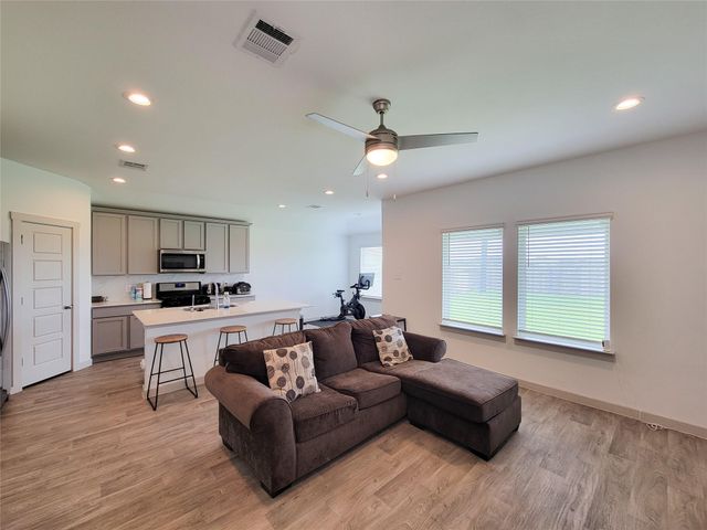 7919 Grey Wolfe Lane, Rosharon, TX 77583