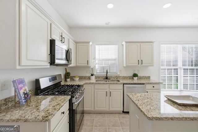 3419 Hampreston Way NW, Kennesaw, GA 30144