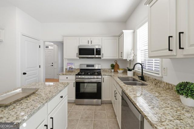 3419 Hampreston Way NW, Kennesaw, GA 30144