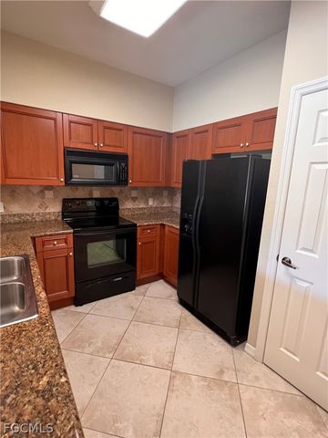 20121 Estero Gardens CIR 103, Estero, FL 33928