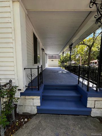 16900 Rockdale Street, Detroit, MI 48219