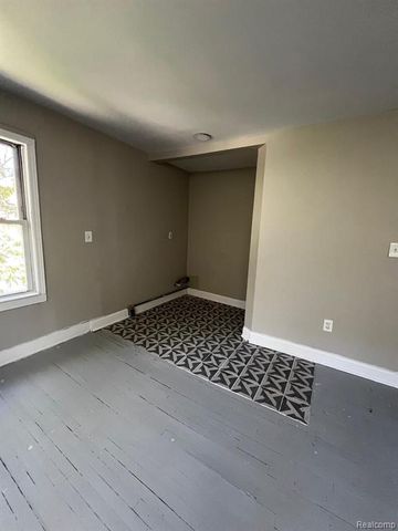 16900 Rockdale Street, Detroit, MI 48219