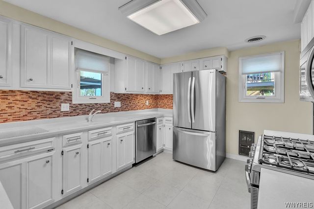 3933 Summerway Lane, Hamburg, NY 14075