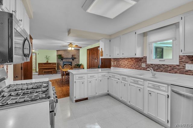 3933 Summerway Lane, Hamburg, NY 14075