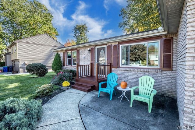 3933 Summerway Lane, Hamburg, NY 14075