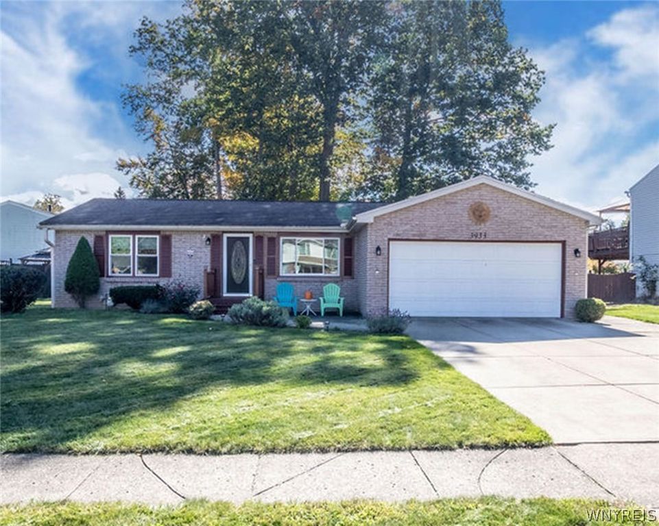 3933 Summerway Lane, Hamburg, NY 14075