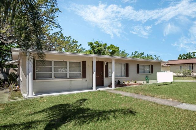 740 LAKE AVENUE, Clermont, FL 34711