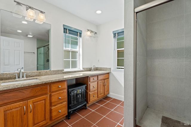 1701 Hickory Ct, Ukiah, CA 95482