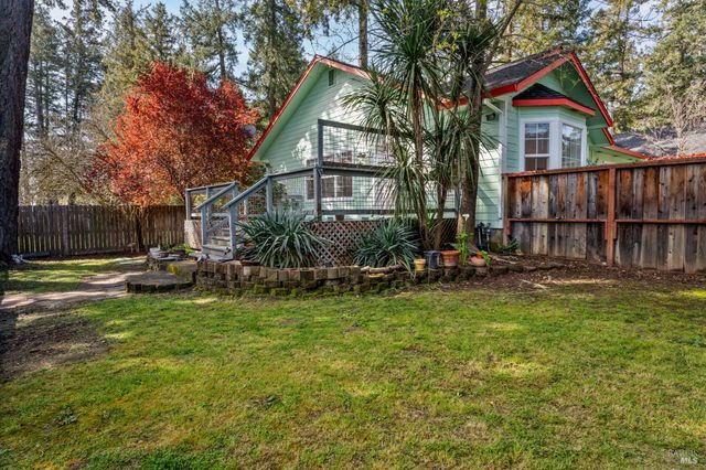 1701 Hickory Ct, Ukiah, CA 95482