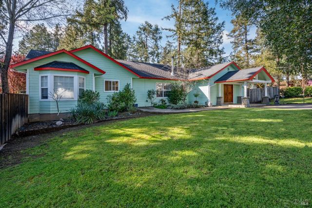 1701 Hickory Ct, Ukiah, CA 95482