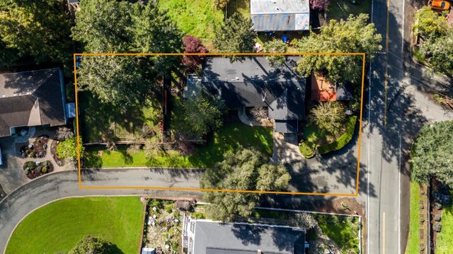 1701 Hickory Ct, Ukiah, CA 95482