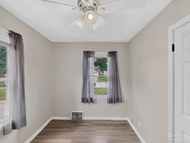 6829 W Arthur AVENUE, West Allis, WI 53219