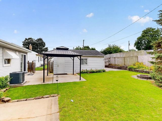 6829 W Arthur AVENUE, West Allis, WI 53219