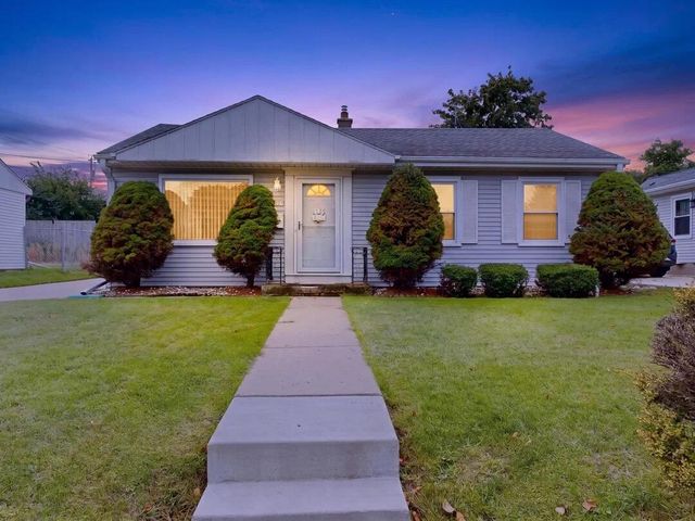 6829 W Arthur AVENUE, West Allis, WI 53219
