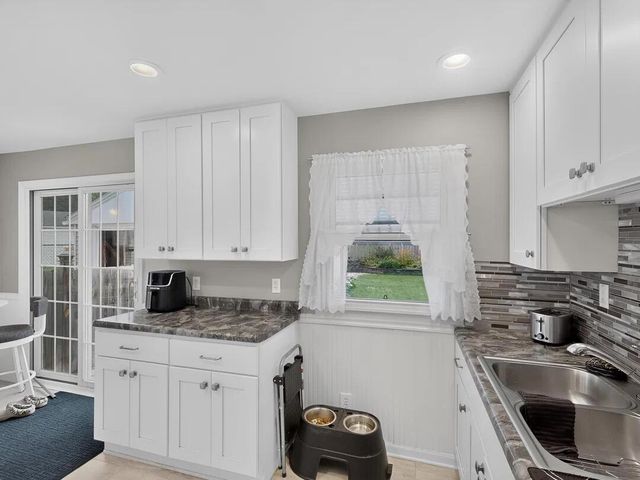 6829 W Arthur AVENUE, West Allis, WI 53219