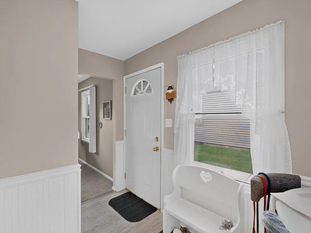 6829 W Arthur AVENUE, West Allis, WI 53219