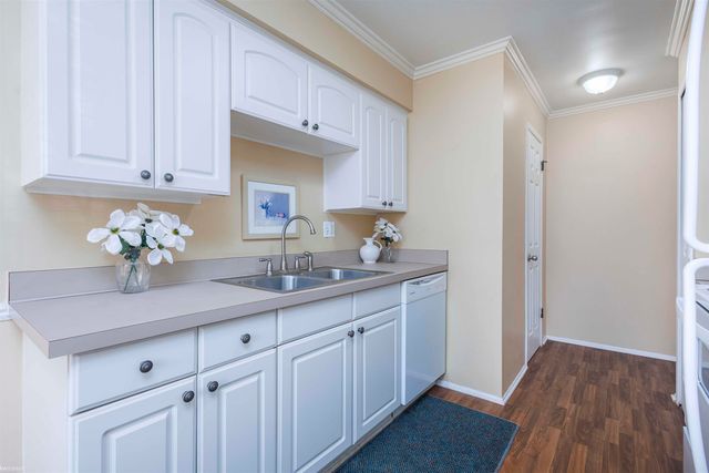 15207 Renshaw Drive, Clinton Township, MI 48038