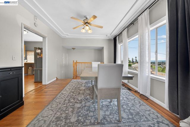 9012 Burr St, Oakland, CA 94605