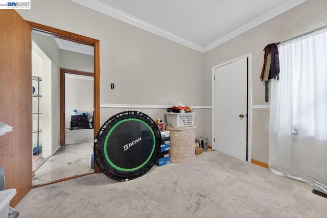 9012 Burr St, Oakland, CA 94605