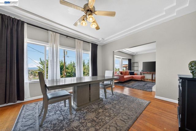 9012 Burr St, Oakland, CA 94605