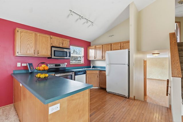 658 Anderson Drive, Lake In The Hills, IL 60156