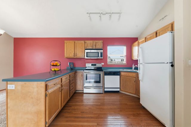 658 Anderson Drive, Lake In The Hills, IL 60156