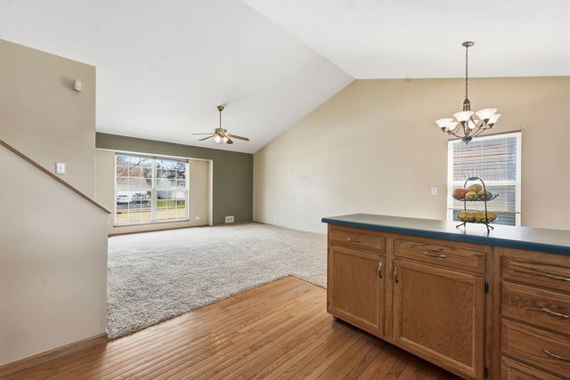 658 Anderson Drive, Lake In The Hills, IL 60156