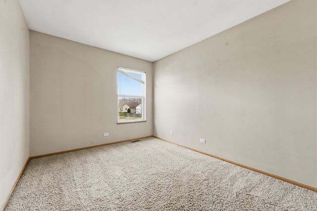 658 Anderson Drive, Lake In The Hills, IL 60156