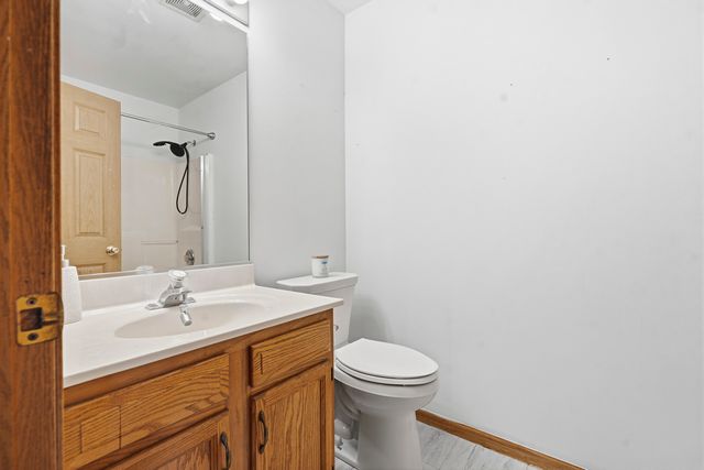 658 Anderson Drive, Lake In The Hills, IL 60156