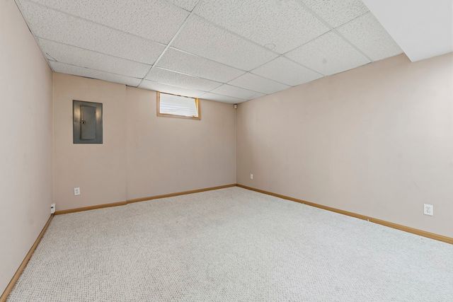 658 Anderson Drive, Lake In The Hills, IL 60156